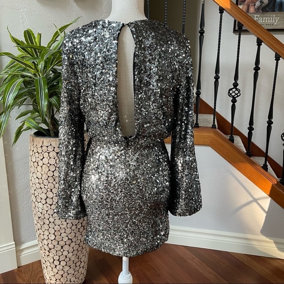 O.P.T. Sequin V-Neck Long Sleeve Rumi Mini Cocktail Dress New! - Picture 13 of 14